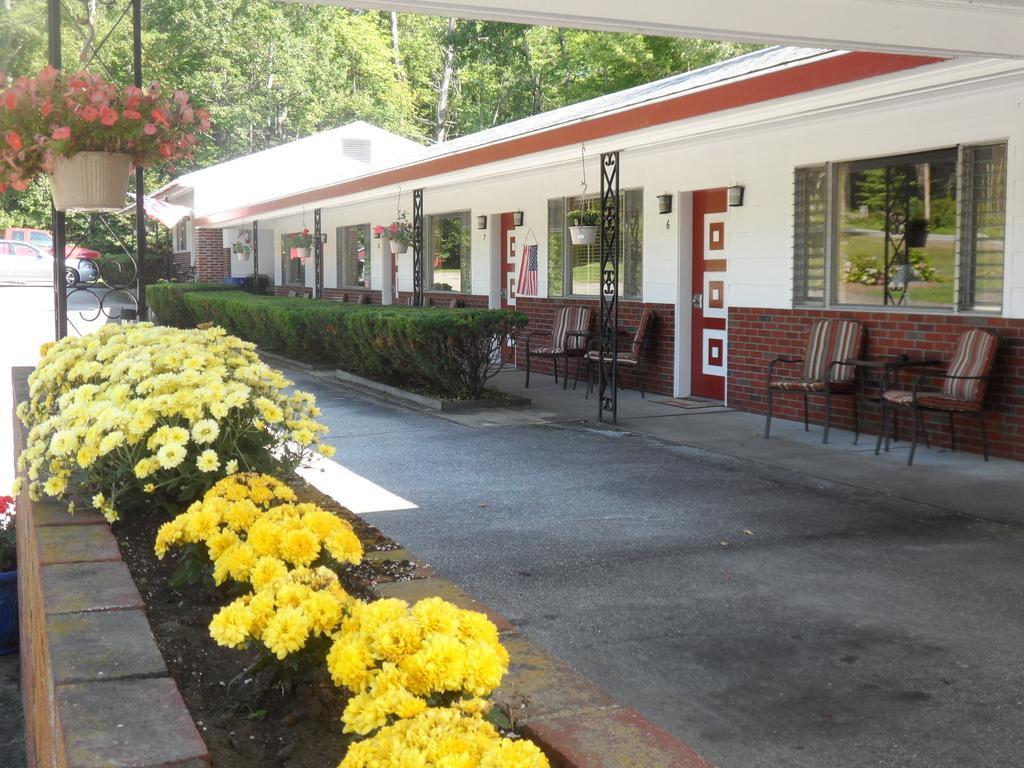 White Oak Motel & Cottages Holderness Extérieur photo
