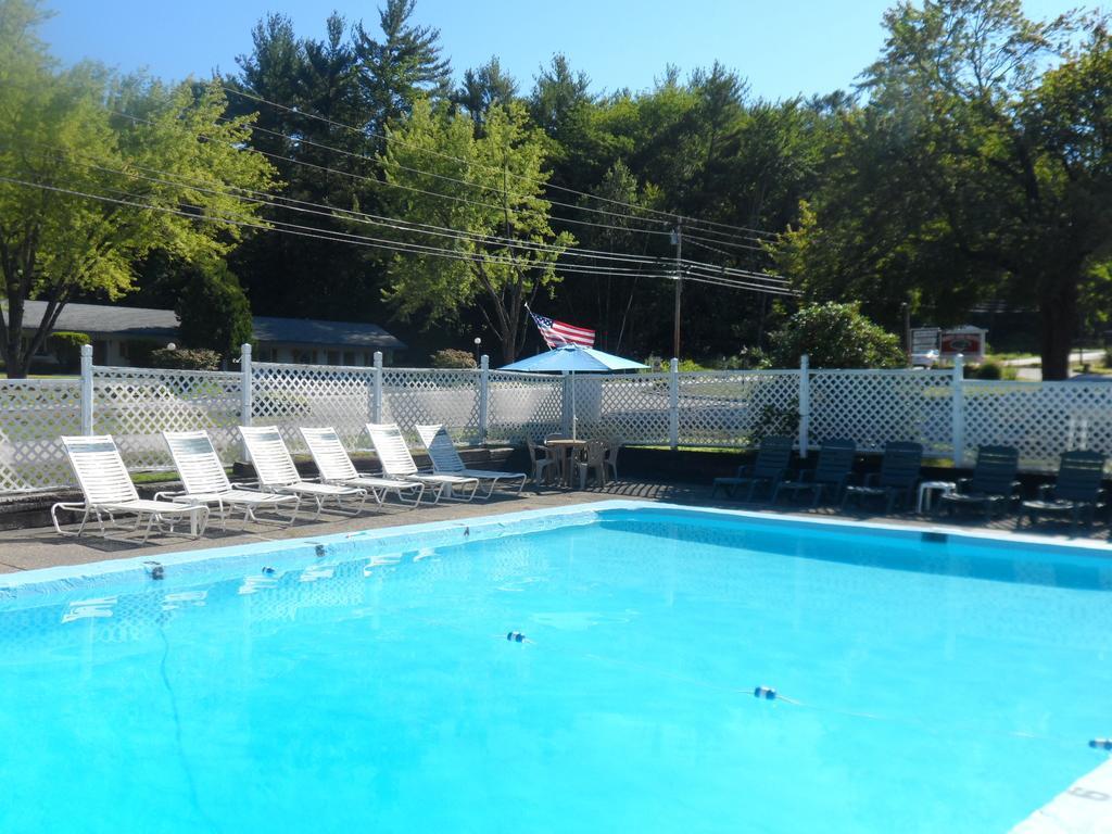 White Oak Motel & Cottages Holderness Extérieur photo